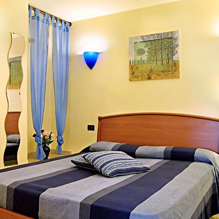 Residenza Costarossa Apartamento Imperia Exterior foto