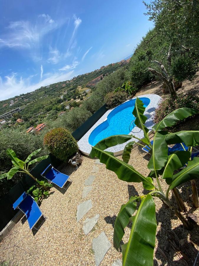 Residenza Costarossa Apartamento Imperia Exterior foto