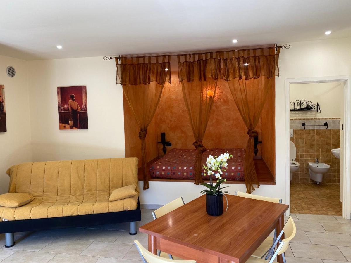 Residenza Costarossa Apartamento Imperia Quarto foto